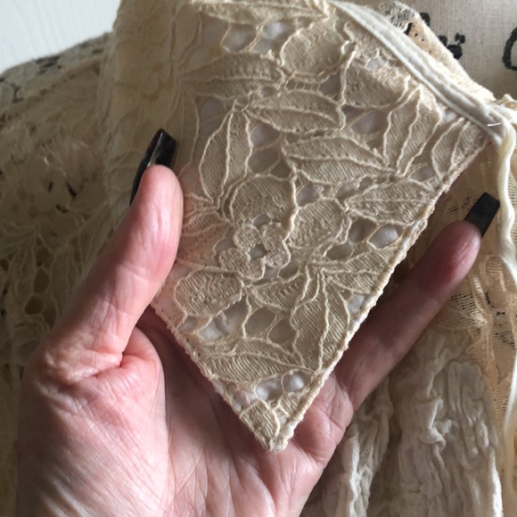 ♥️NEW♥️ Gorgeous Lace and Seersucker material. Amazing Quality. - Picture 11 of 15